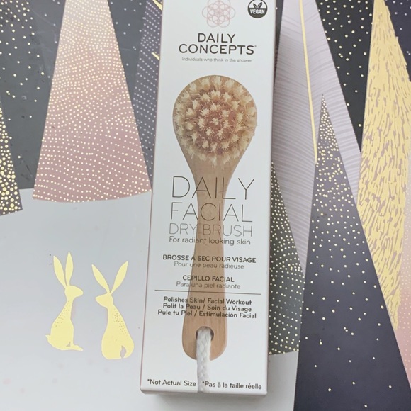 NWT DAILY FACIAL DRY BRUSH by Daily Concepts - Picture 2 of 2
